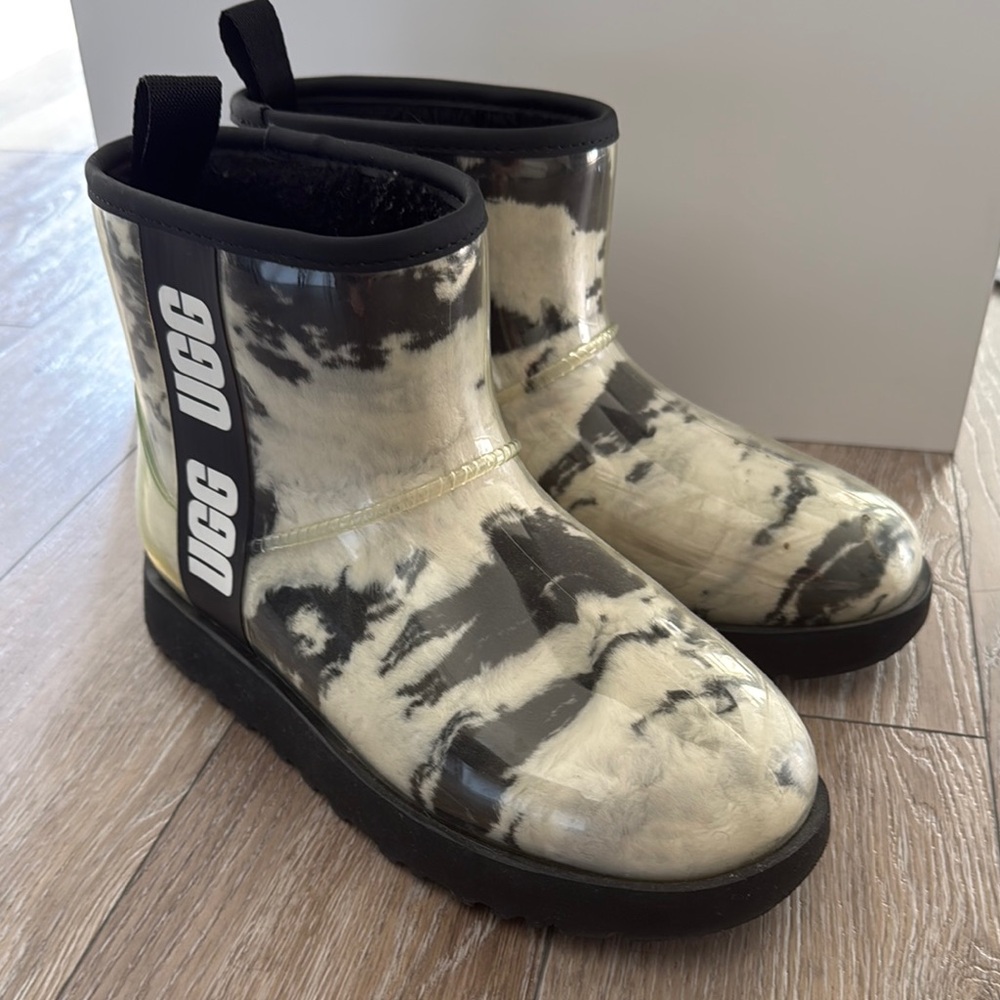 Women’s Ugg Mini